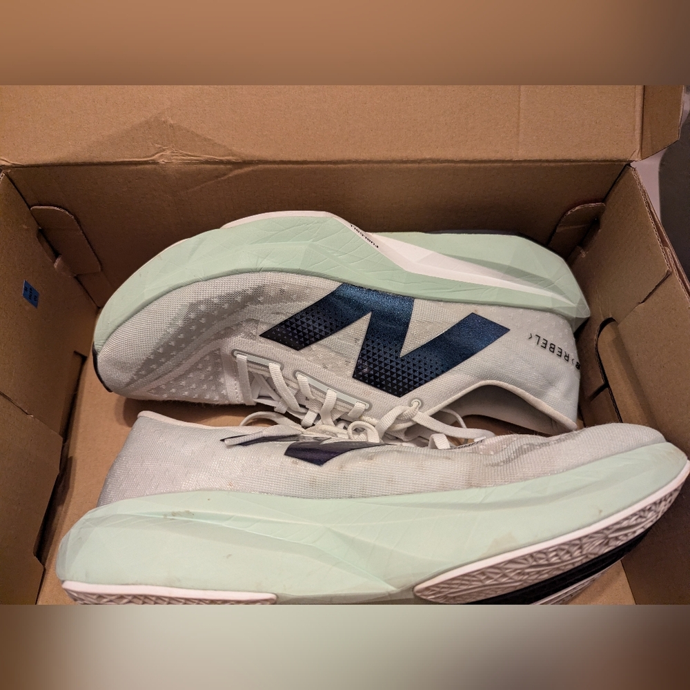 New Balance Fuel Cell Rebel V4 Men 10 With Box - Picture 9 of 11